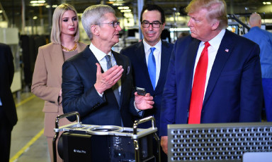 Tim Cook tặng Donald Trump một chiếc Mac Pro?
