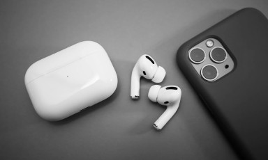Đừng ngủ trong khi đeo AirPods, bạn sẽ nuốt phải nó đấy!!!