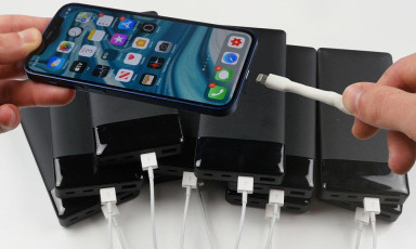 Chuyện gì sẽ xảy ra khi sạc iPhone 12 Pro Max bằng “10 cục pin dự phòng cùng một lúc”?