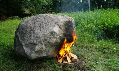 Chuyện thật như đùa: Tảng đá cứ đốt nóng là phát được sóng Wi-Fi!!!