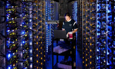 Card đồ họa "trâu cày" nhưng lại được trang bị đèn RGB, để làm gì vậy?