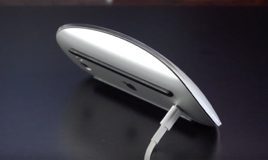 Apple quên sửa cổng sạc "ối giời ơi" của Magic Mouse!