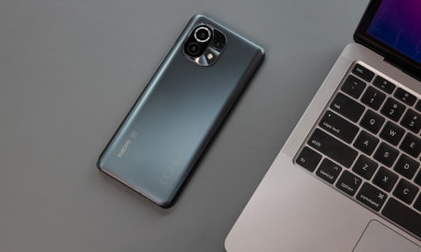 Người dùng phàn nàn Xiaomi Mi 11 quá nóng, có thể cháy mainboard?