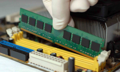 Tới lượt RAM cũng chuẩn bị tăng giá, người dùng biết phải làm sao?