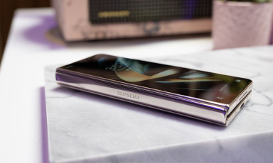 Galaxy Z Fold 4 nâng cấp nhẹ, vẫn quá đắt!